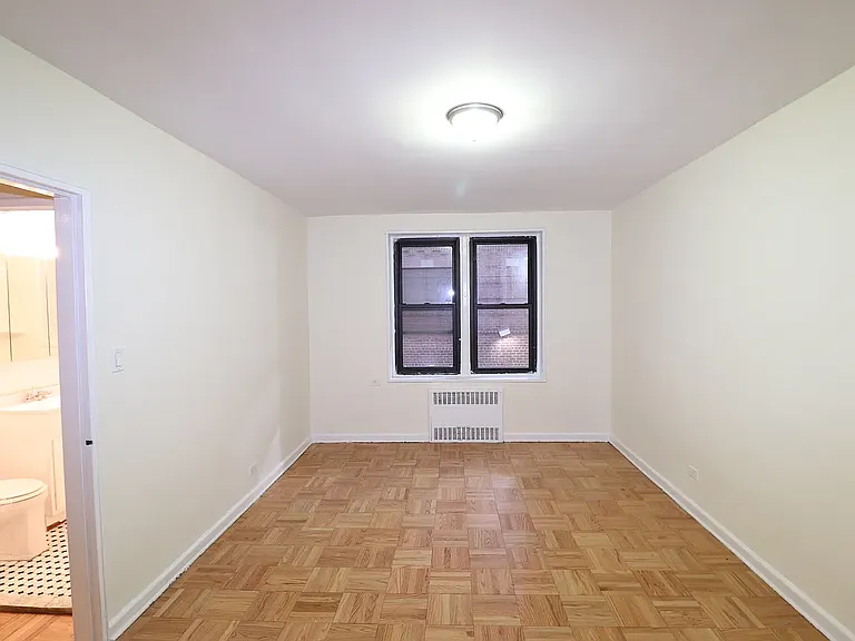 3415 Parsons Blvd #2S — Photo 5