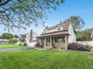 16 Bennett Ave, Rochelle Park, NJ 07662