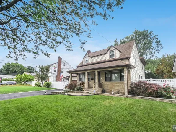 16 Bennett Ave, Rochelle Park, NJ 07662