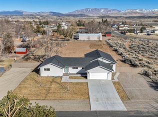 921 Dean Dr, Gardnerville, NV 89460