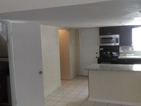 5th image of 1460 NE 151st St #102