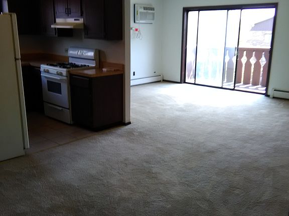 3rd image of 5800 Independence Ave APT 3E