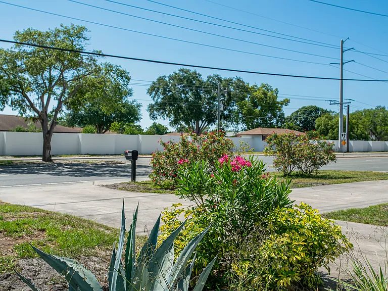 6007 Beneva Rd — Photo 33