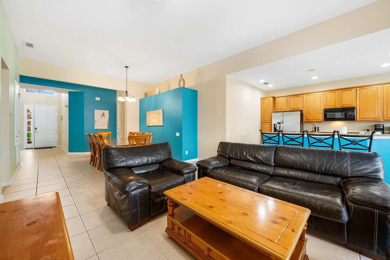 5 bed, 5.0 bath, 2303 sqft, $5,672 — Photo 1