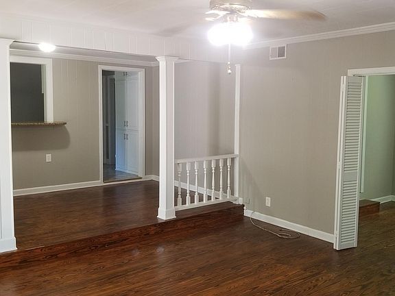 4th image of 16 Elmira Dr
