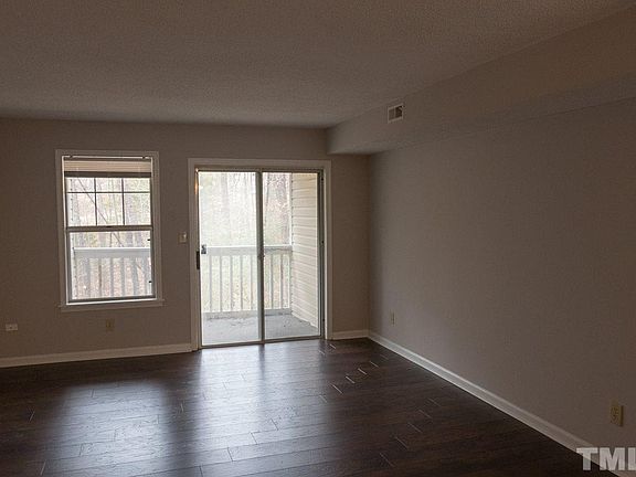 2nd image of 133 Kingsbury Dr #133