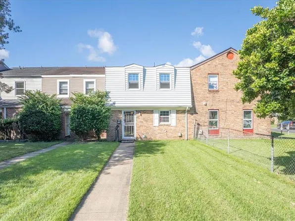 645 Red Horse Ln, Virginia Beach, VA 23462