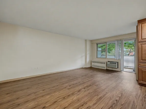 190 Cozine Avenue image 9 of 26