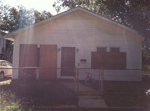 1st image of 602 Sarrazin Ave