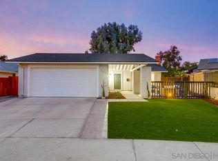 9360 Lake Country Dr, Santee, CA 92071