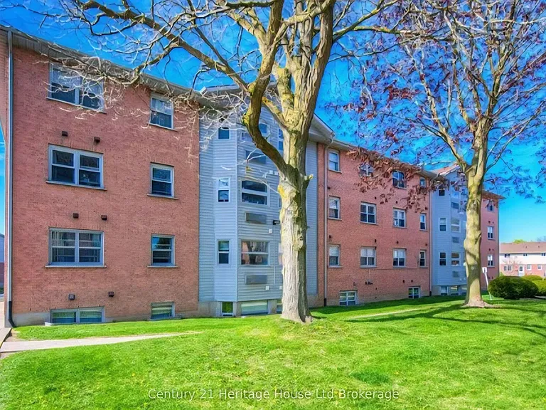 64 Hiawatha Rd #13 — Photo 2
