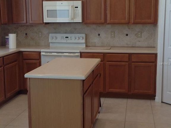 2nd image of 15121 Spinnaker Cove Ln