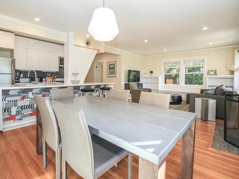 2403 Hillside Ave — Photo 8