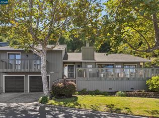 1792 Saint Andrews Dr, Moraga, CA 94556