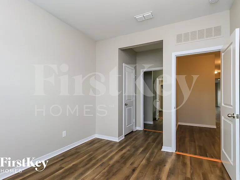 398 W Powell Dr — Photo 14