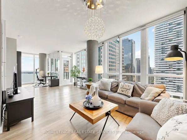 33 Bay St #2212, Toronto, ON M5J 2Z3