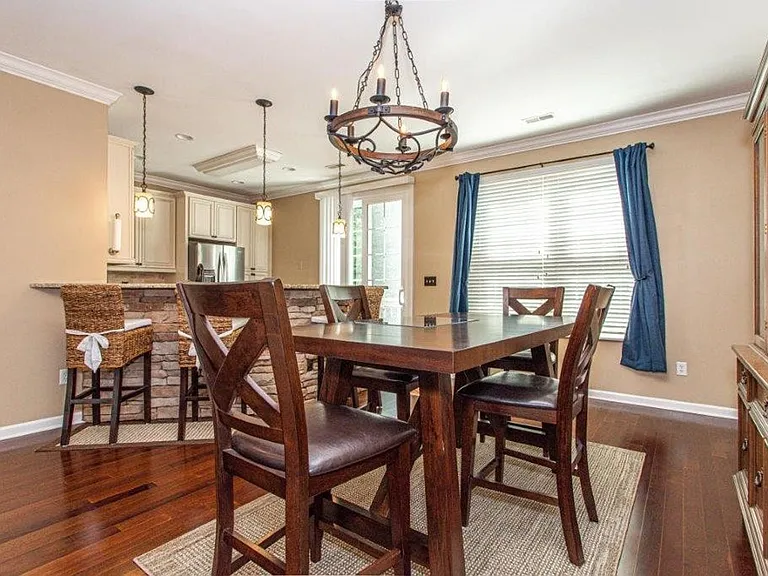 10714 Prince Albert Way — Photo 7