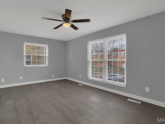 3rd image of 10078 Puttington Dr