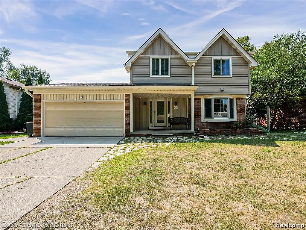 2196 Niagara Dr photo 1