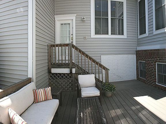 Trex Deck & Fenced Yard