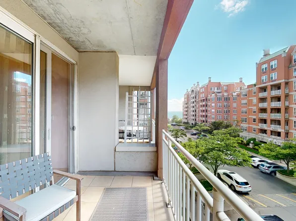 155 Oceana Drive East image 14 of 31