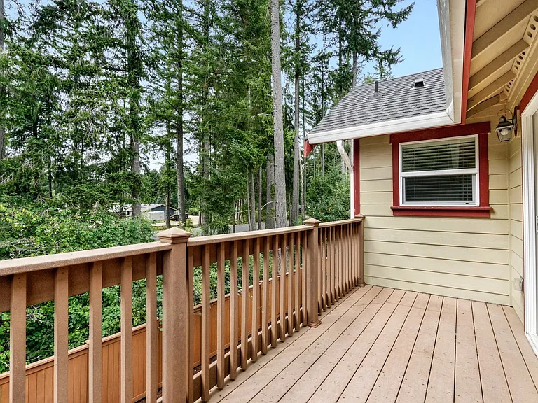 4315 Freemont St NE — Photo 31