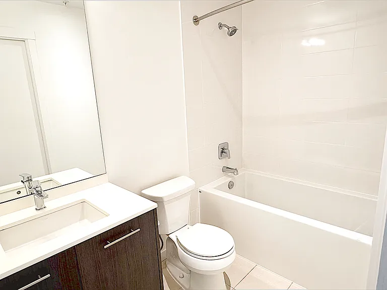 97 W Georgia St #1709 — Photo 8