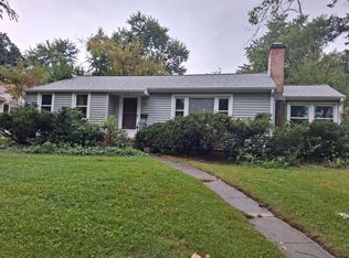 712 Prairie Ave, Barrington, IL 60010