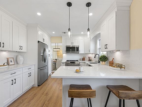 3rd image of 49 Morton St