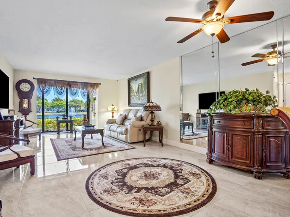 7926 Willow Spring Drive #1317, Lake Worth, FL 33467