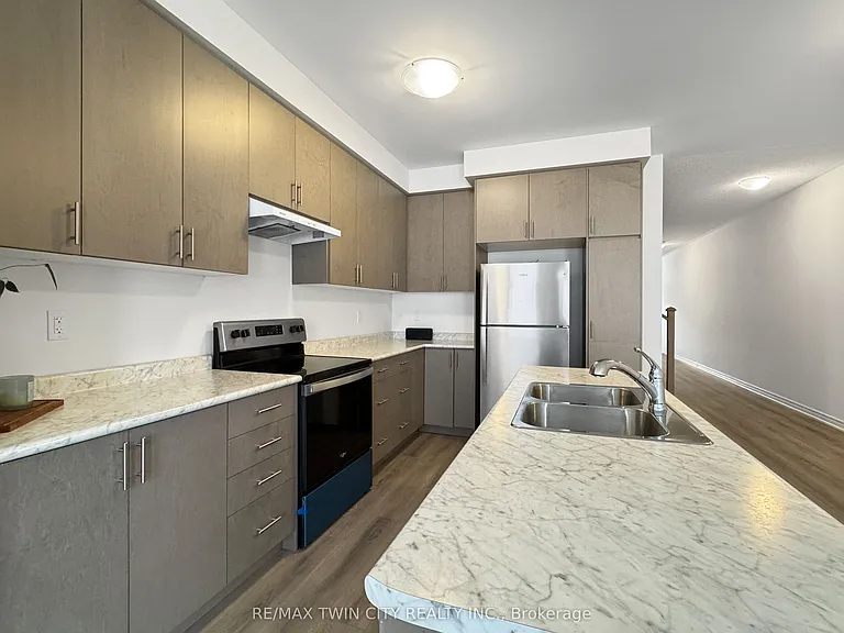 82 Gledhill Cres — Photo 10