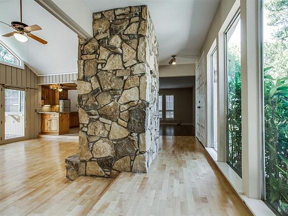 3rd image of 2929 Forest Hills Ln