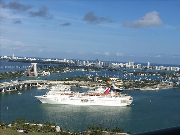 3rd image of 888 Biscayne Blvd APT 4010