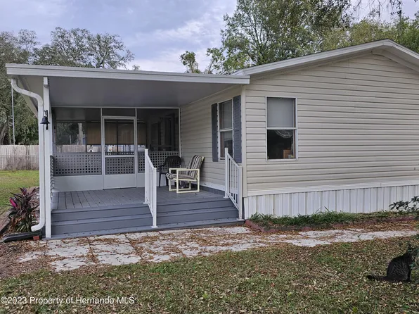 3256 Polaris Rd, Dade City, FL 33523