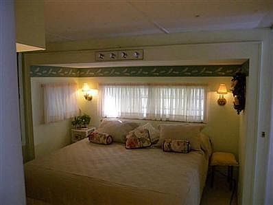 2nd image of 1259 Nettles Blvd