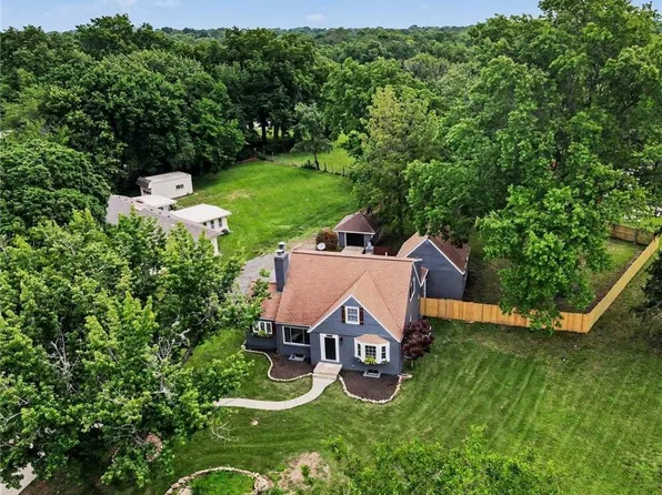 7439 Hadley St, Overland Park, KS 66204