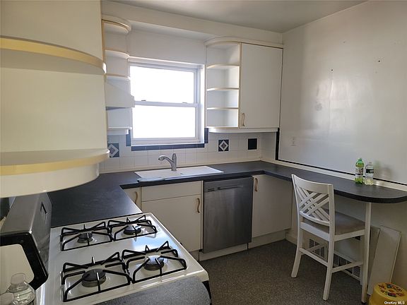 4th image of 84-64 161st St #2