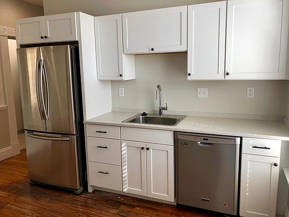 5th image of 128 Buckeye St Unit B
