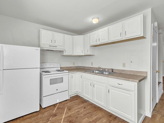 2nd image of 618 E Waverly St #2B-1Ba-830Sqft