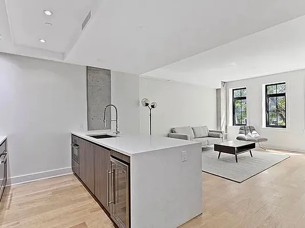 253 E 7th St #2A, New York, NY 10009