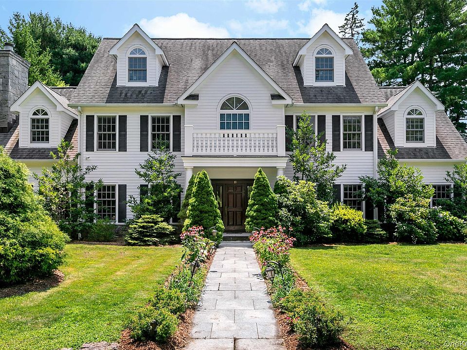 1st image of 18 Sammis Lane