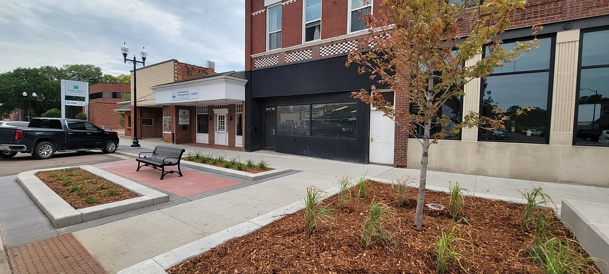 Unit Photo - 7 E Main St