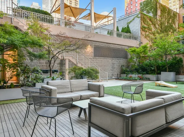 561 10th Avenue image 25 of 38