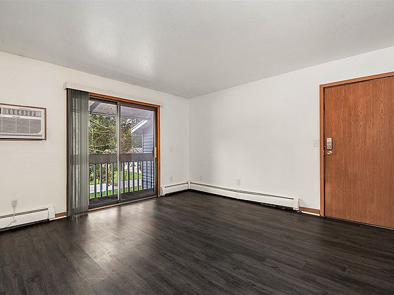 3rd image of 421 Balderson St APT 6