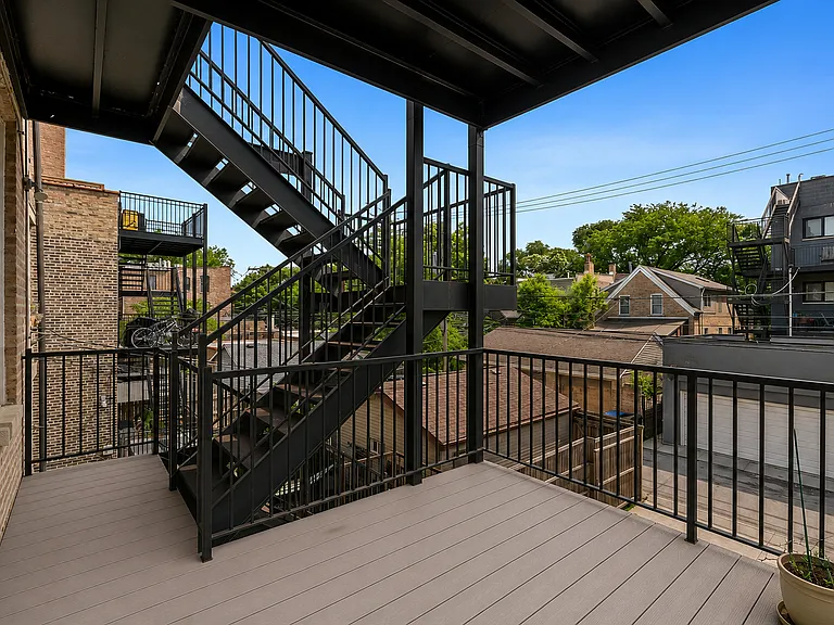 841 N Damen Ave #2R — Photo 19