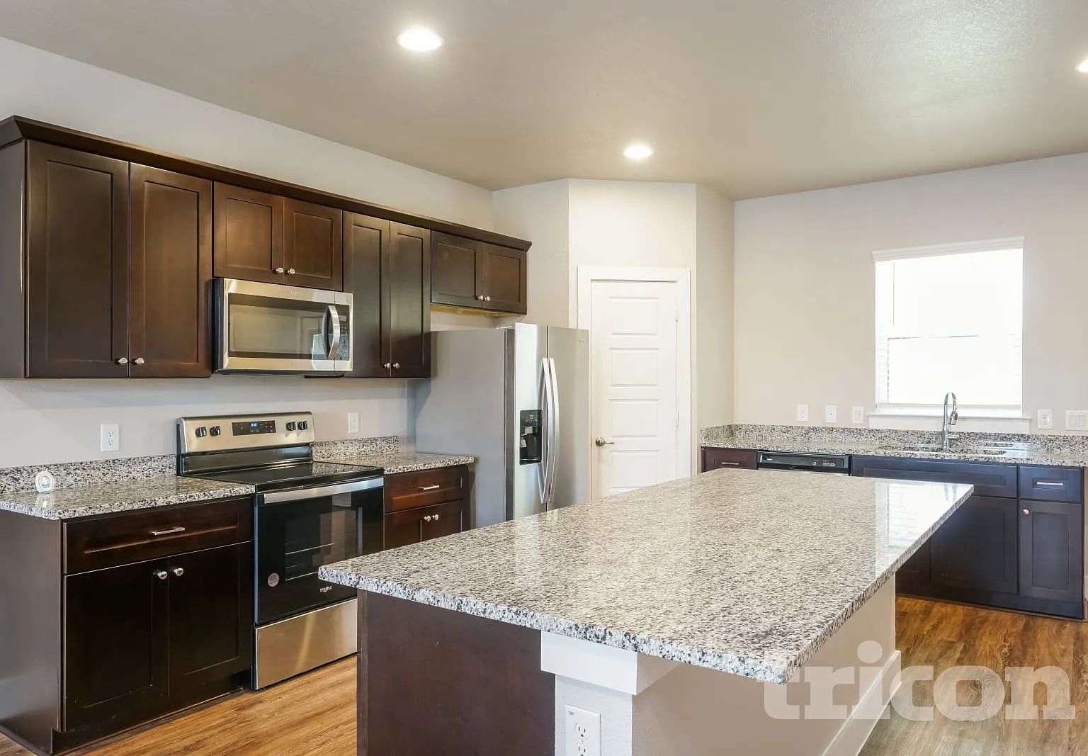 10114 Fort Brown Trail Crowley TX — Photo 2