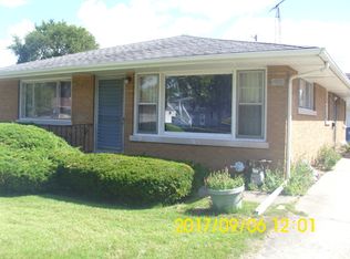 1902 Oakland Ave, Crest Hill, IL 60403