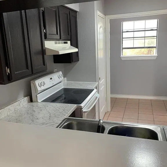 3118 Chacota St — Photo 4