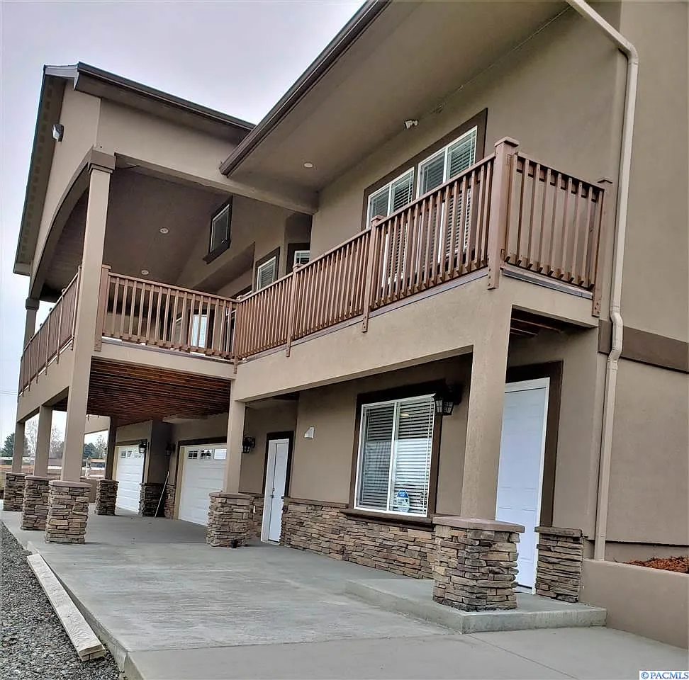 1201 SW Crescent Rd photo 1