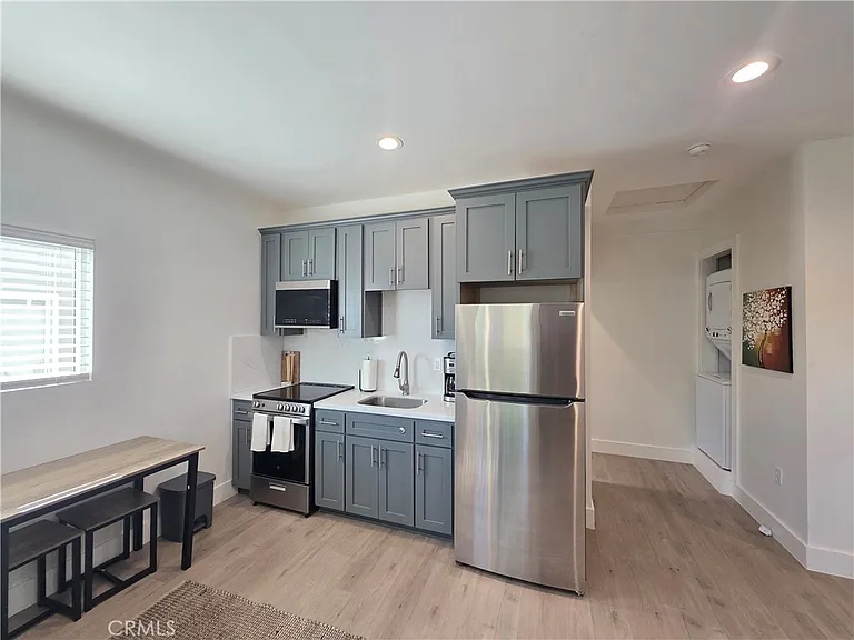 6956 Glade Ave — Photo 2